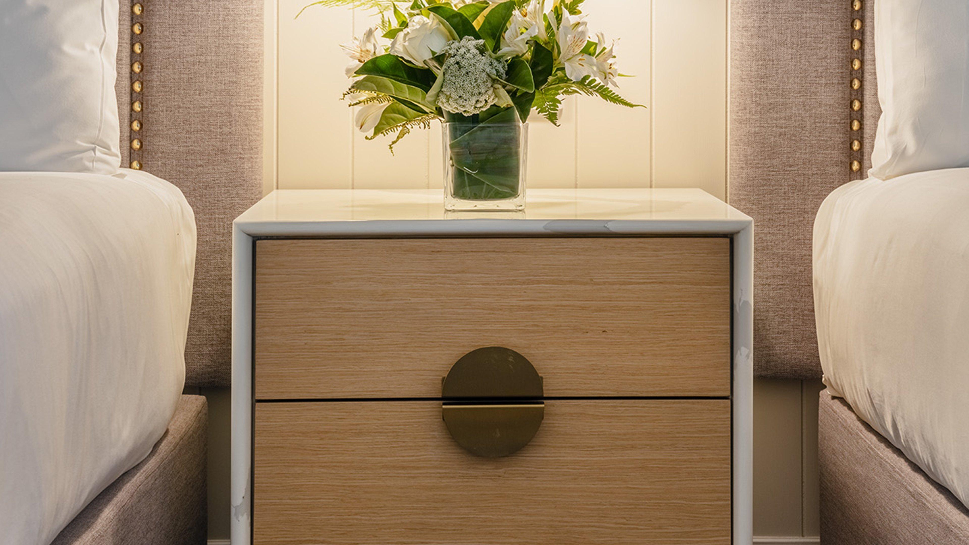 Intercontinental Sanctuary Cove Resort By Ihg Gold Coast Exterior photo A bedside table
