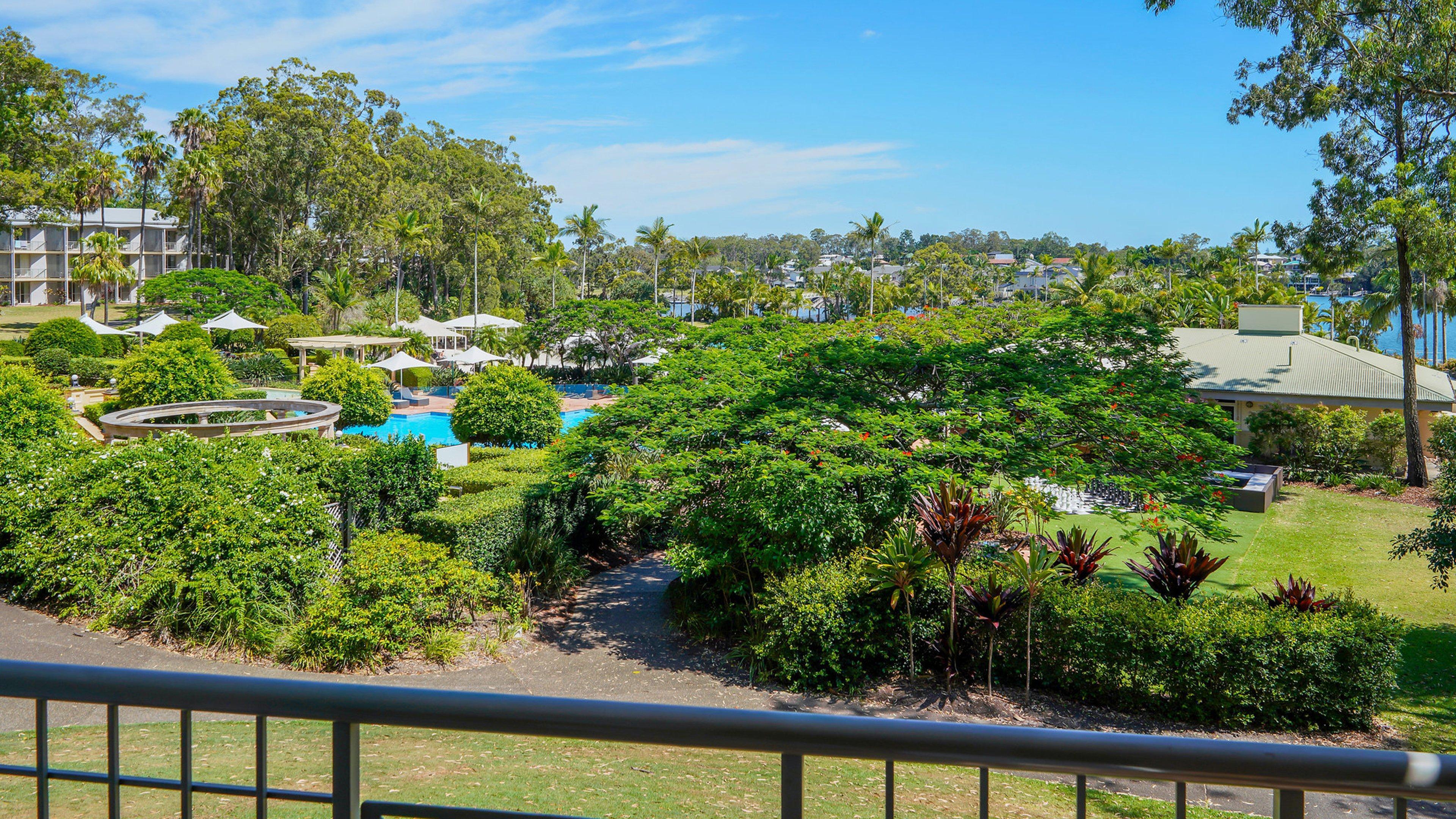 Intercontinental Sanctuary Cove Resort By Ihg Gold Coast Exterior photo A view of the resort from a balcony