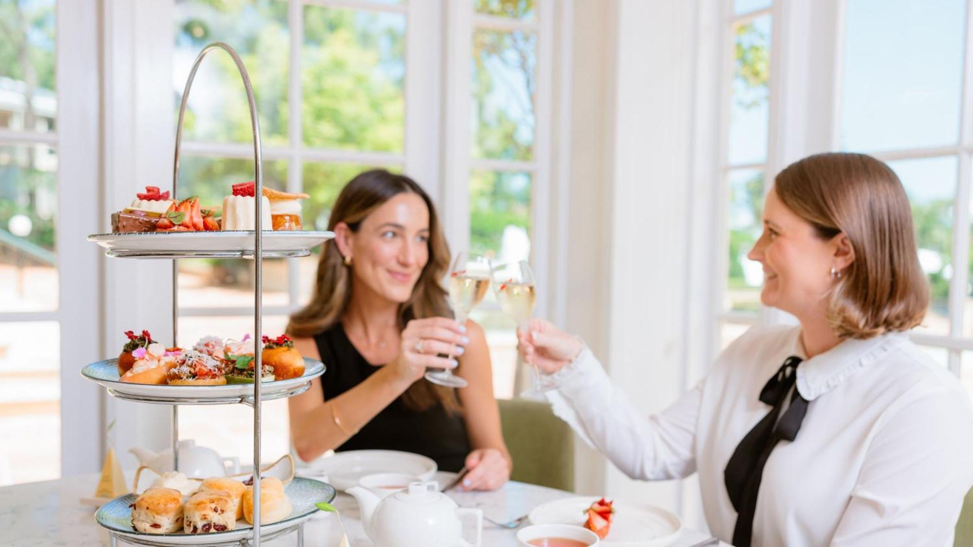 Intercontinental Sanctuary Cove Resort By Ihg Gold Coast Exterior photo High tea at the InterContinental Sanctuary Cove Resort, Queensland, Australia