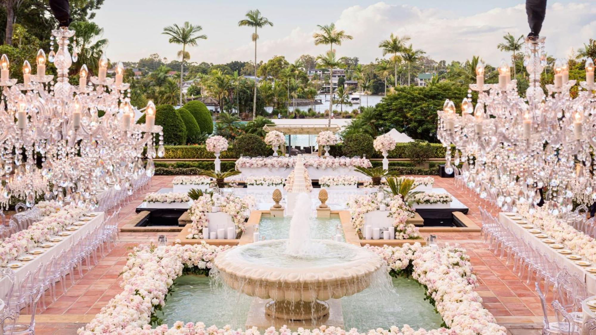 Intercontinental Sanctuary Cove Resort By Ihg Gold Coast Exterior photo Fountain at the Breakers